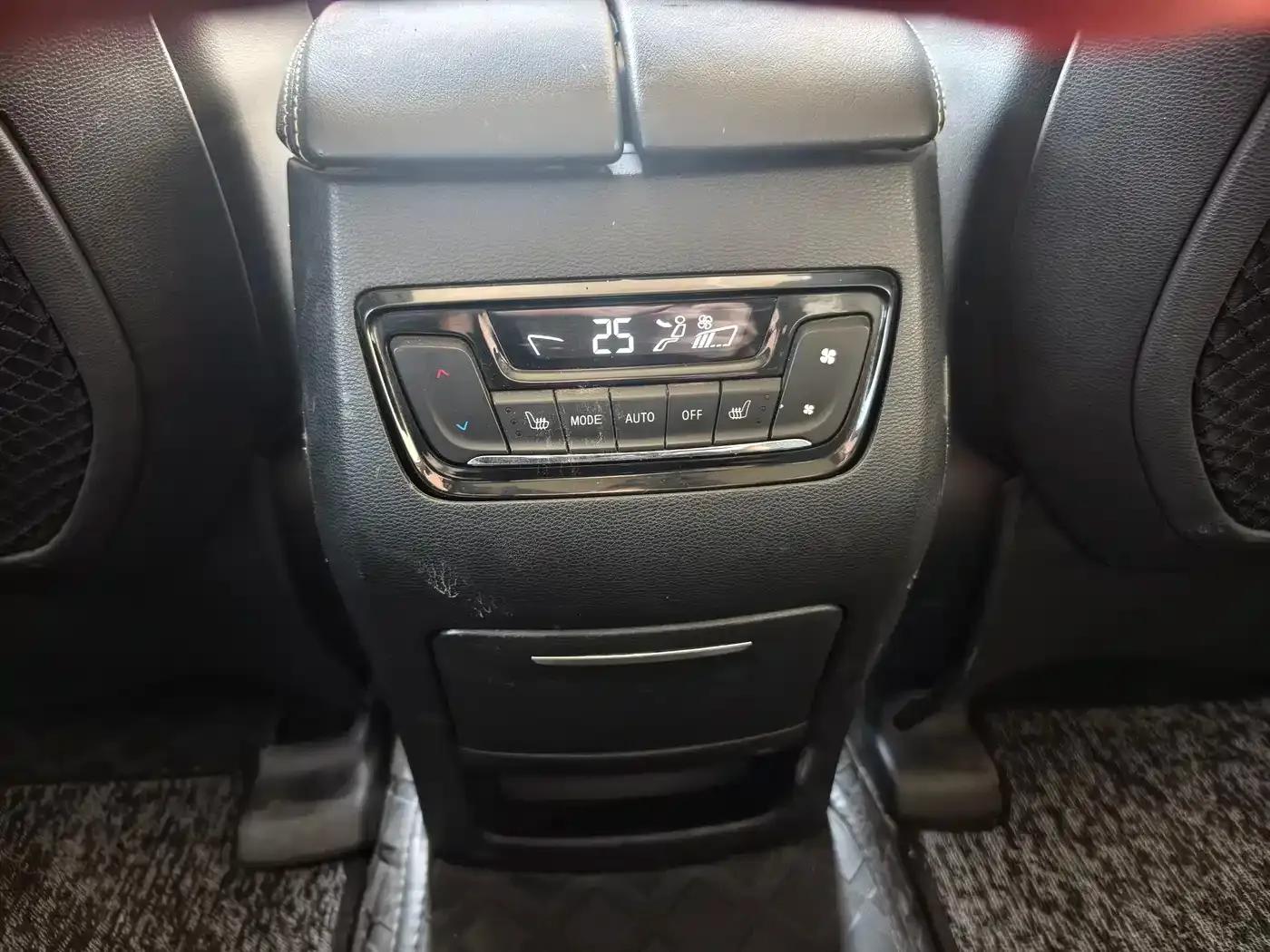 SAIC MAXUS D90 2017 2.0T Automatic 4WD Sirius — миниатюра 7