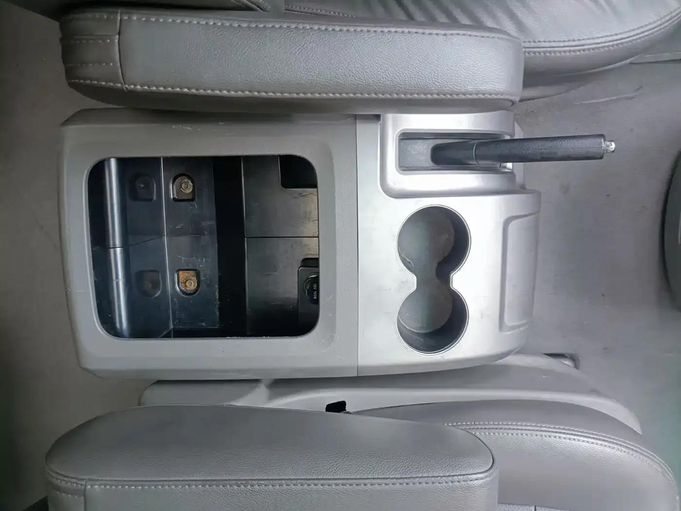 Fengxing CM7 2014 2.4L Manual Executive Edition — миниатюра 22