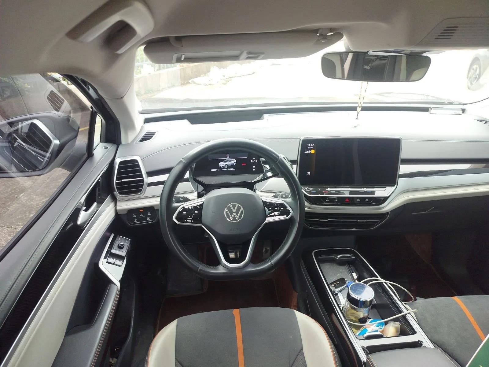 Volkswagen ID.6 CROZZ 2022 Long-Range PRO Edition — миниатюра 11