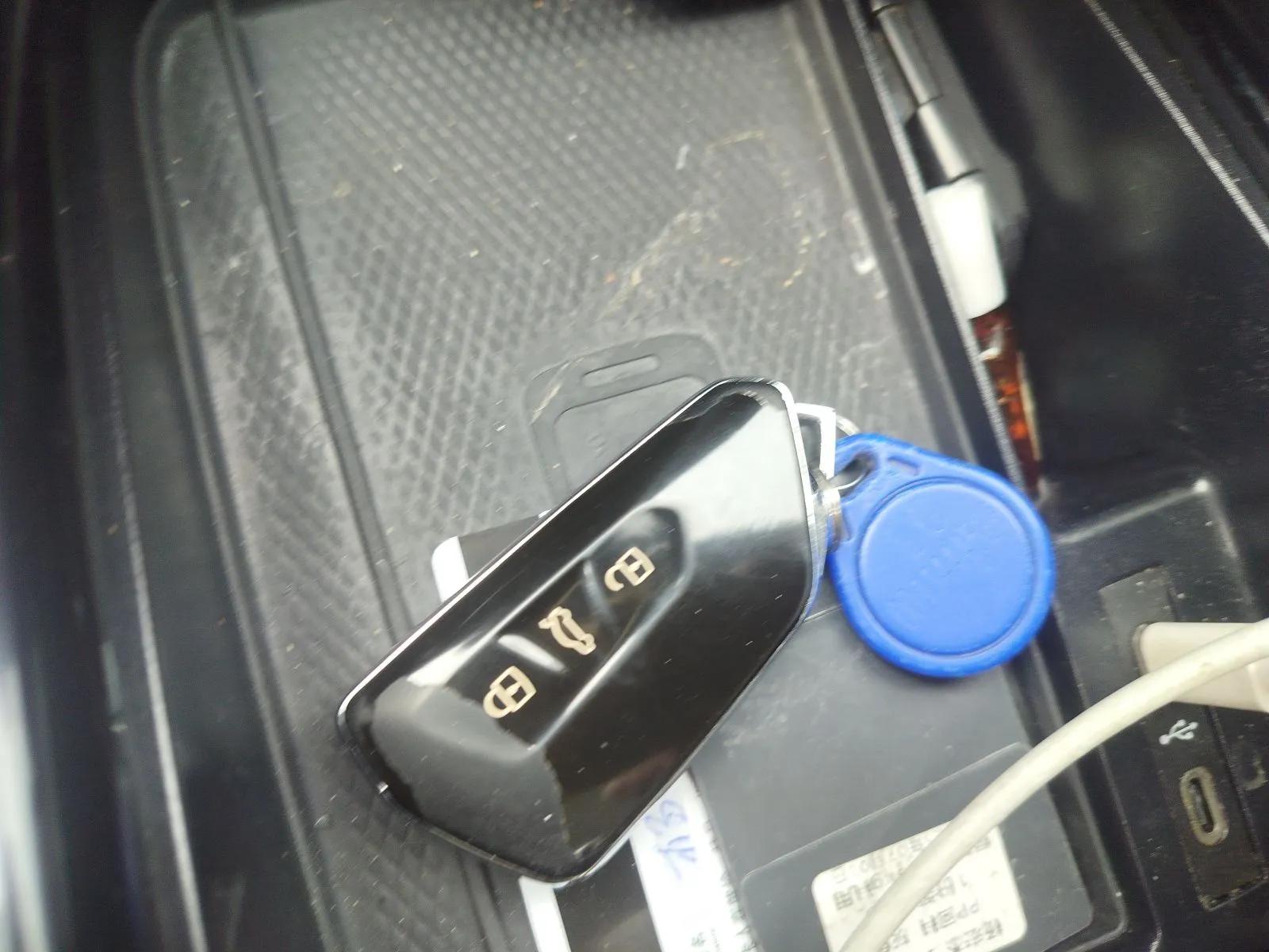 Volkswagen ID.6 CROZZ 2022 Long-Range PRO Edition — миниатюра 9