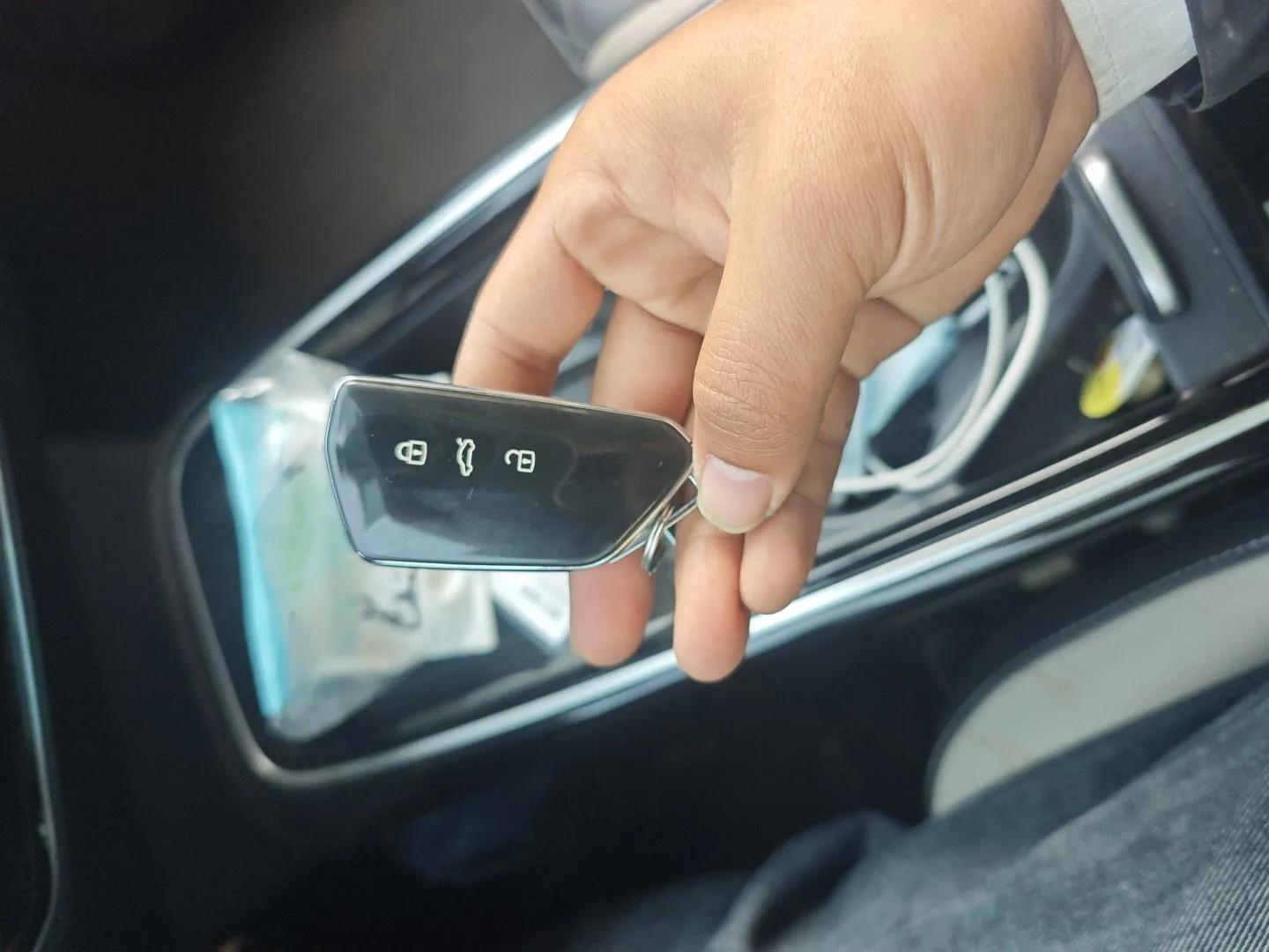 Volkswagen ID.6 CROZZ 2021 First Edition — миниатюра 9