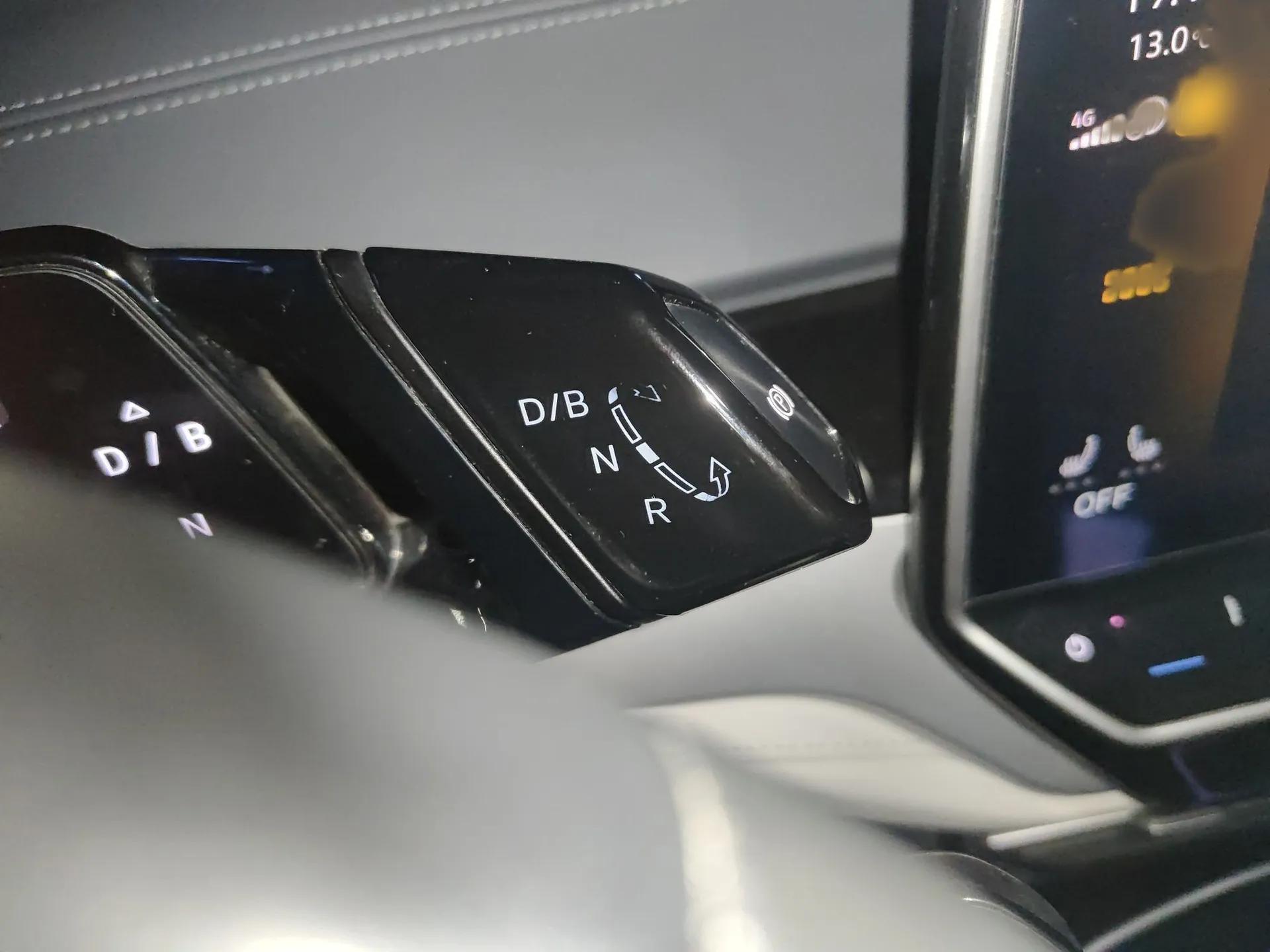 Volkswagen ID.6 CROZZ 2022 Long-Range Lite PRO Edition — миниатюра 13