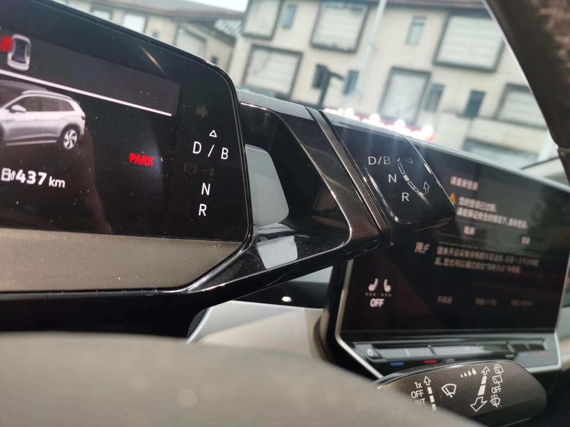 Volkswagen ID.6 CROZZ 2022 Long-Range PRO Edition — миниатюра 15