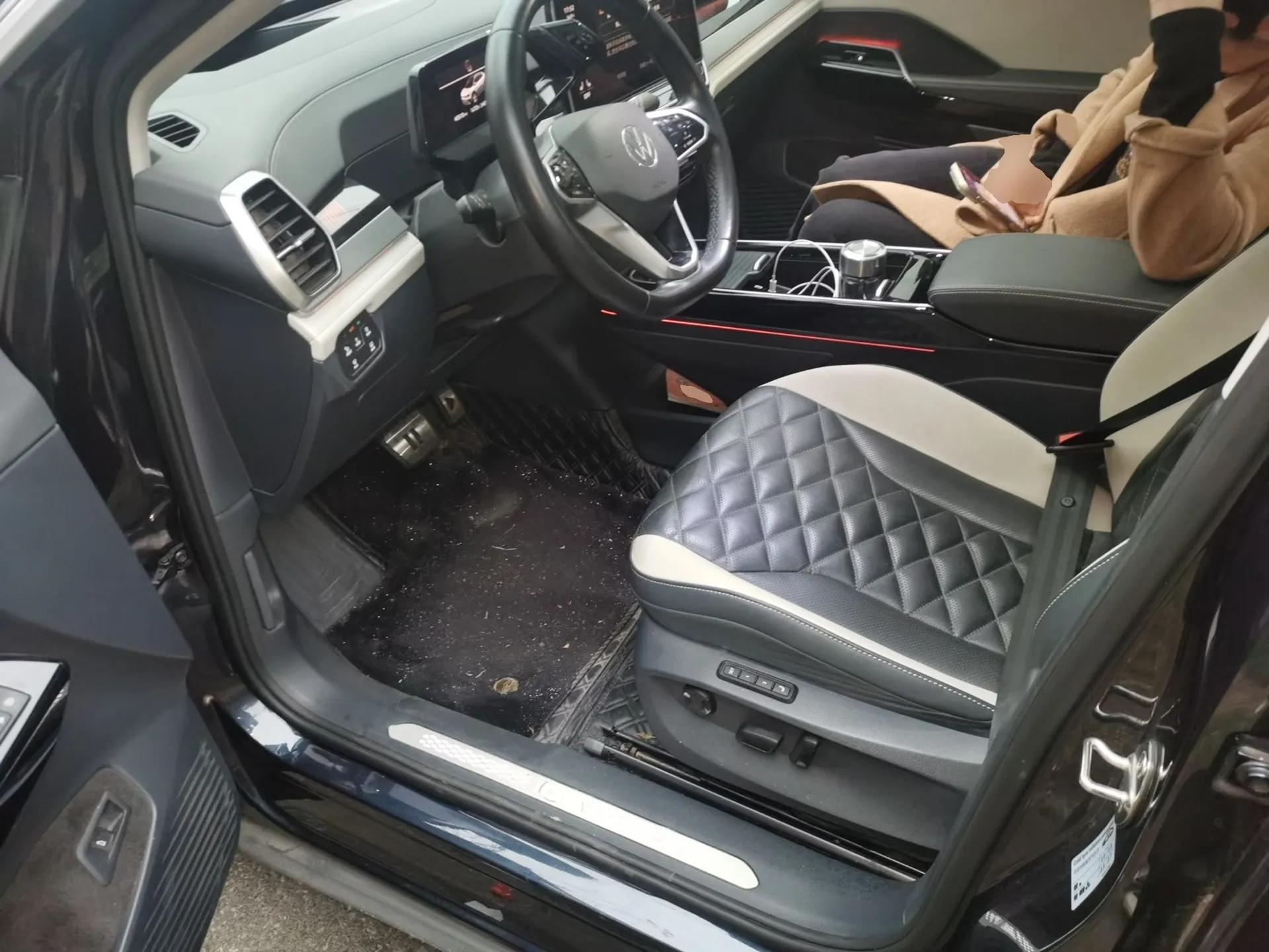 Volkswagen ID.6 CROZZ 2022 Long-Range PRO Edition — миниатюра 17