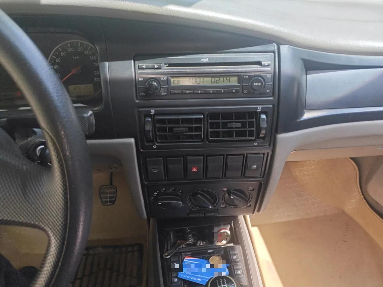 Volkswagen Santana Vista 2008 1.8L Manual Sishang Model — миниатюра 14