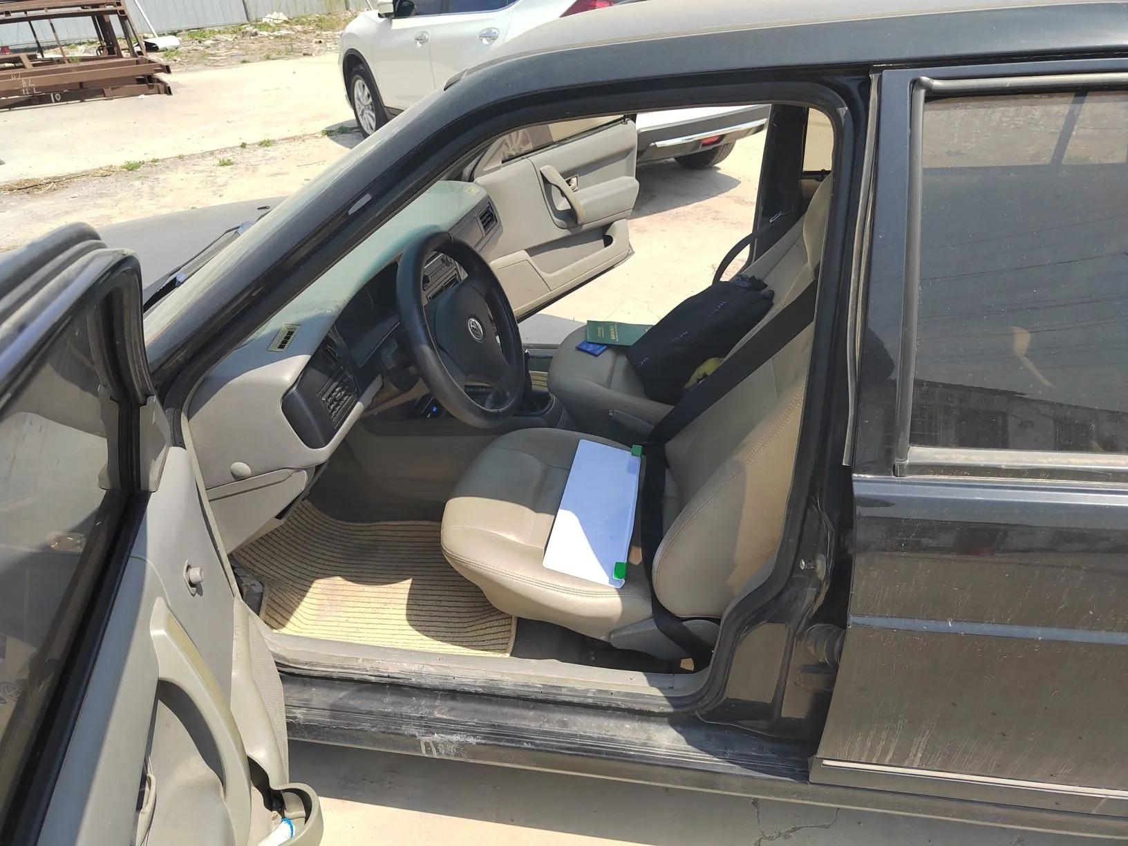Volkswagen Santana Vista 2008 1.8L Manual Sishang Model — миниатюра 16