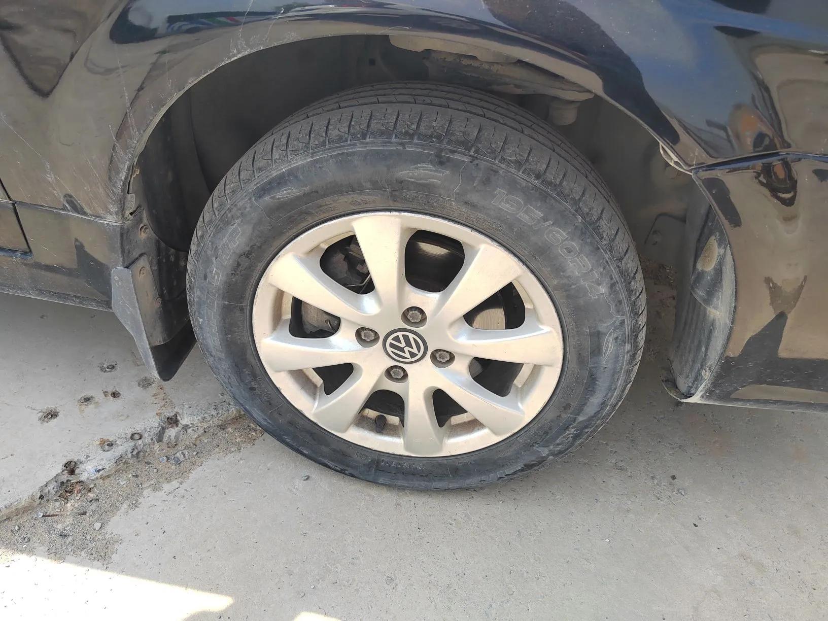 Volkswagen Santana Vista 2008 1.8L Manual Sishang Model — миниатюра 8