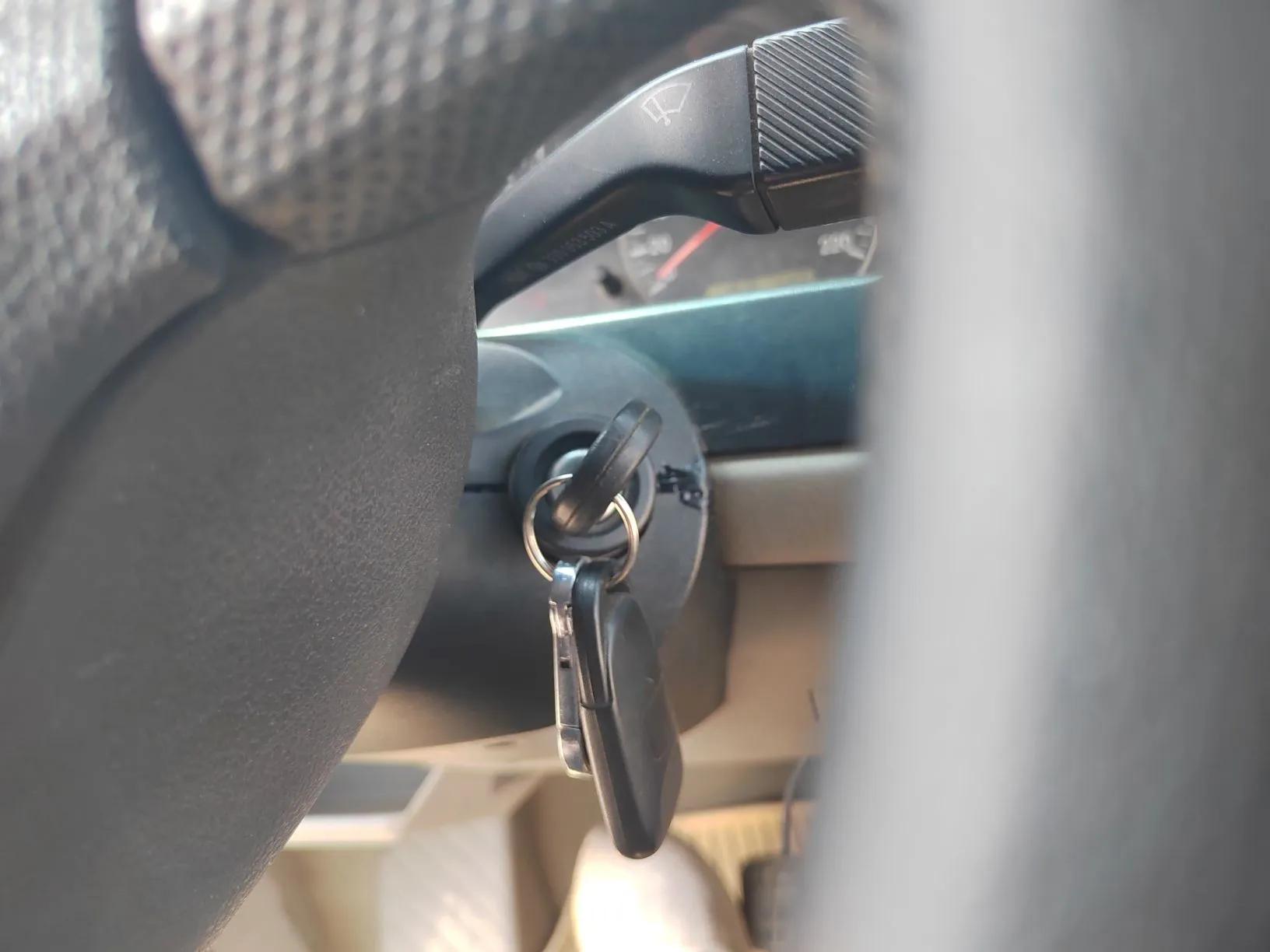 Volkswagen Santana Vista 2008 1.8L Manual Sishang Model — миниатюра 9
