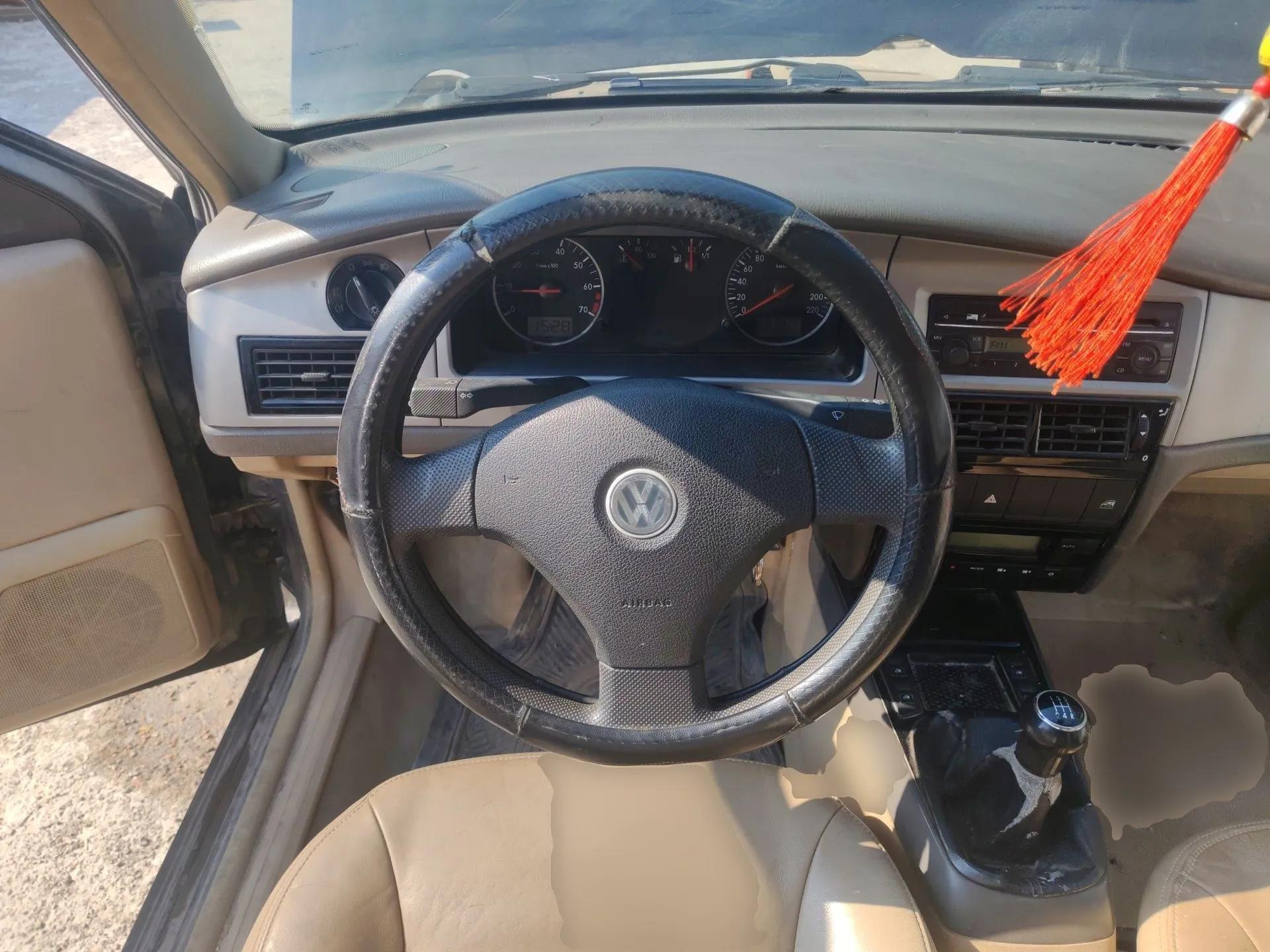 Volkswagen Santana Vista 2008 1.8L Manual Sishang Model — миниатюра 11