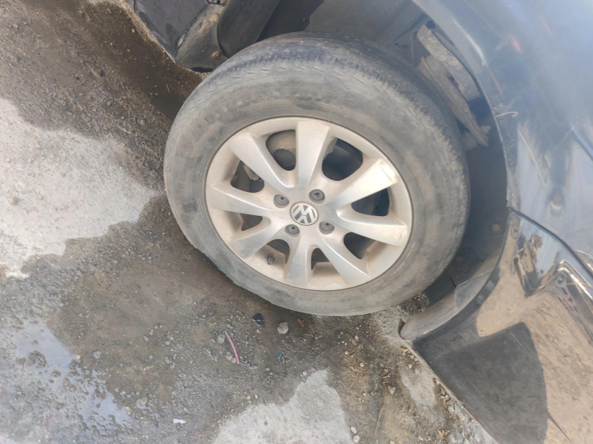 Volkswagen Santana Vista 2008 1.8L Manual Sishang Model — миниатюра 8