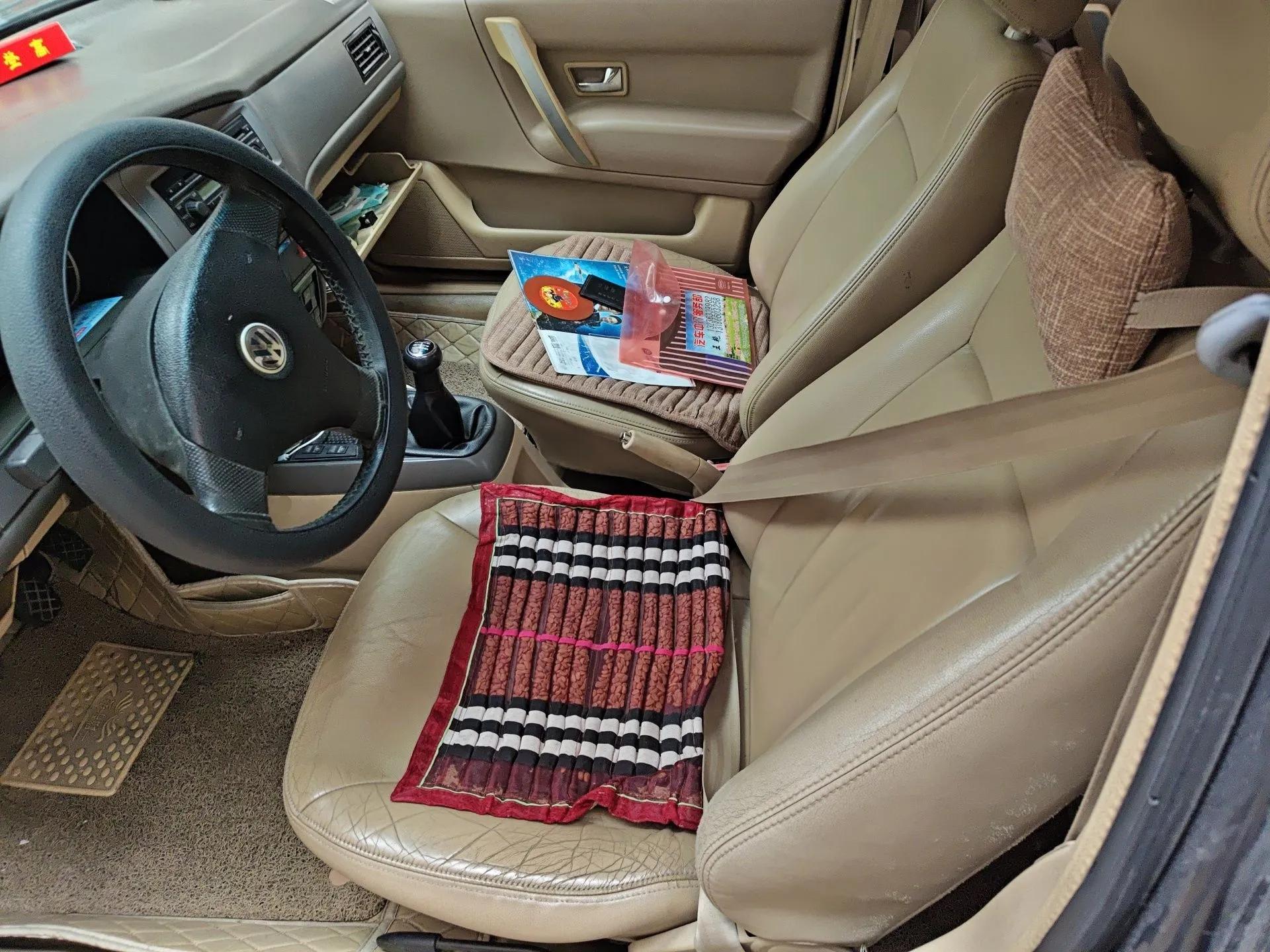 Volkswagen Santana Vista 2010 1.6L Manual Comfort Version — миниатюра 16