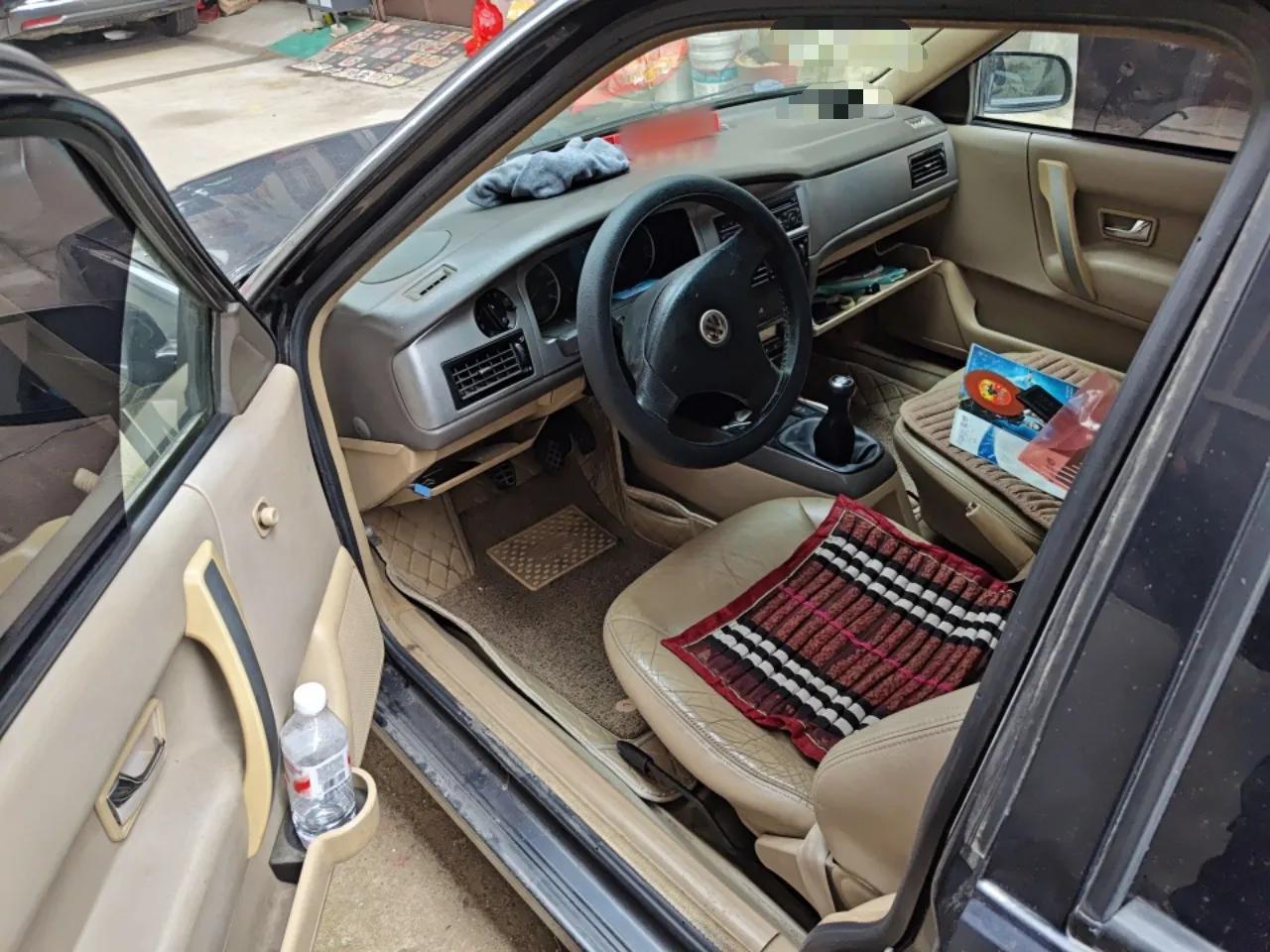 Volkswagen Santana Vista 2010 1.6L Manual Comfort Version — миниатюра 17