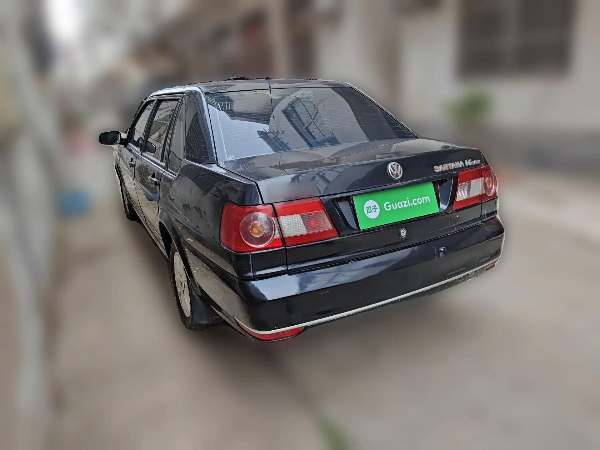 Volkswagen Santana Vista 2010 1.6L Manual Comfort Version — миниатюра 4