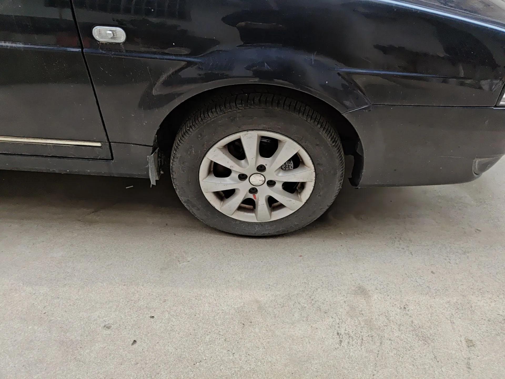 Volkswagen Santana Vista 2010 1.6L Manual Comfort Version — миниатюра 8