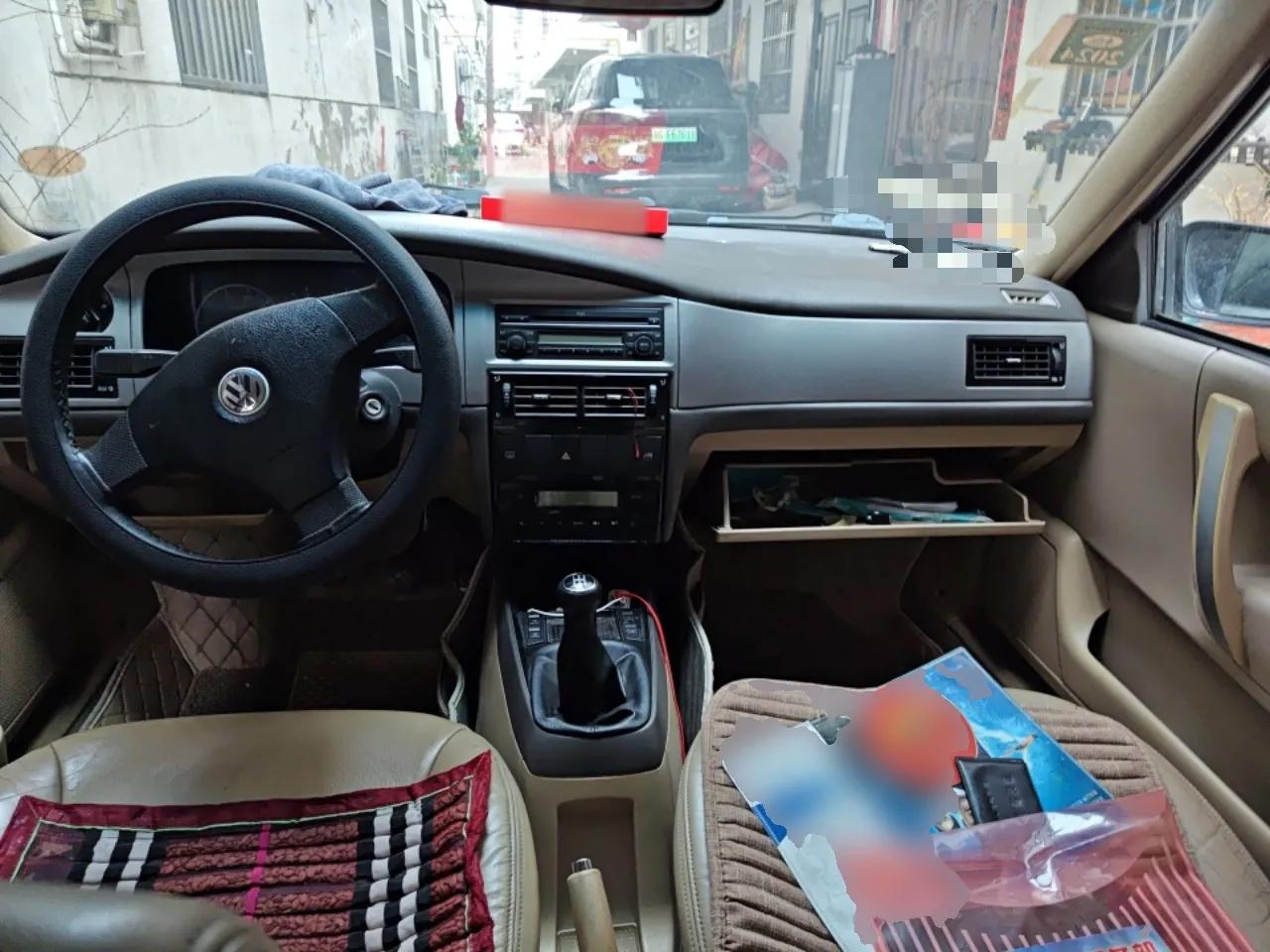 Volkswagen Santana Vista 2010 1.6L Manual Comfort Version — миниатюра 10