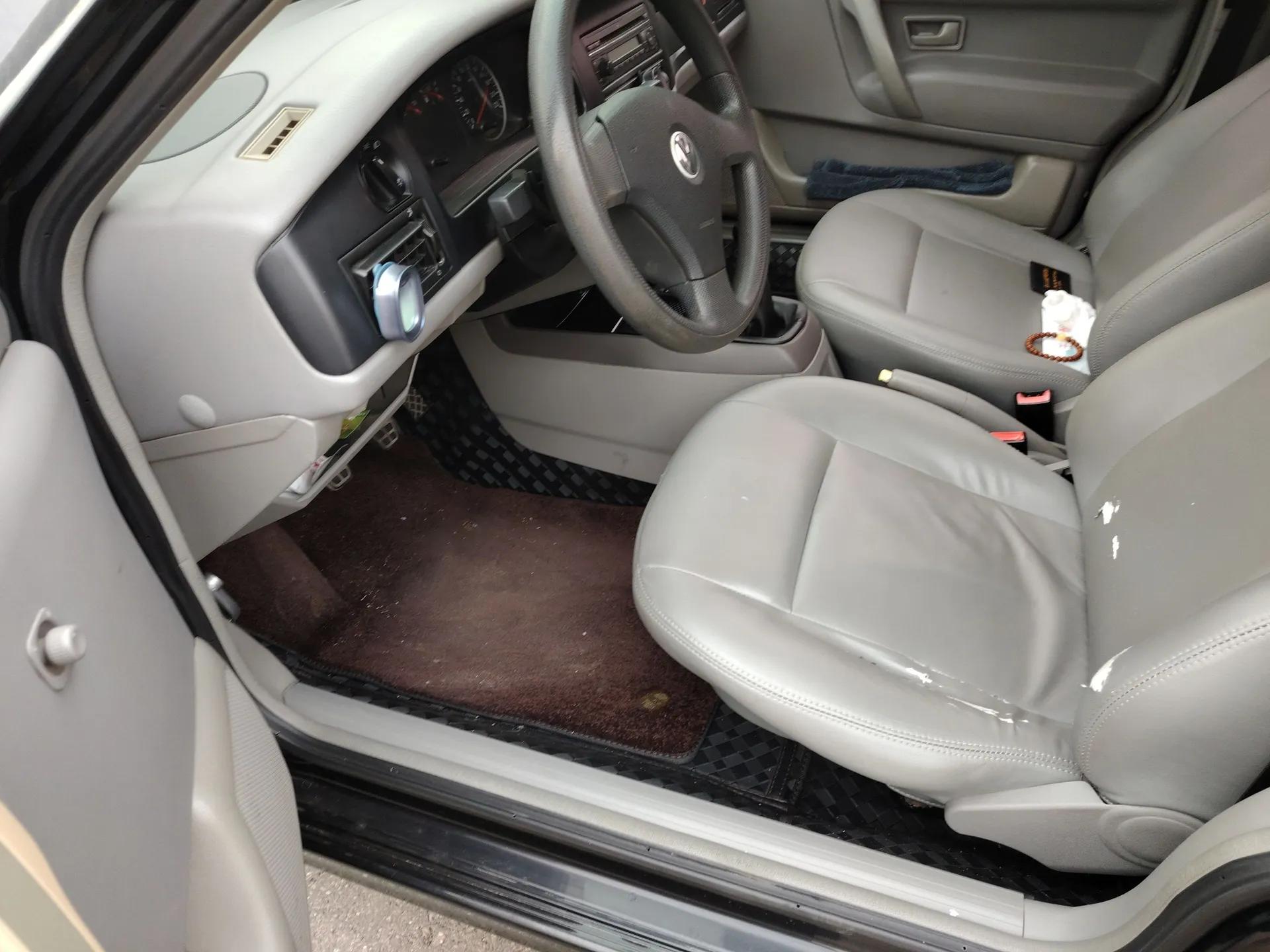 Volkswagen Santana Vista 2008 1.8L Manual Sishang Model — миниатюра 17