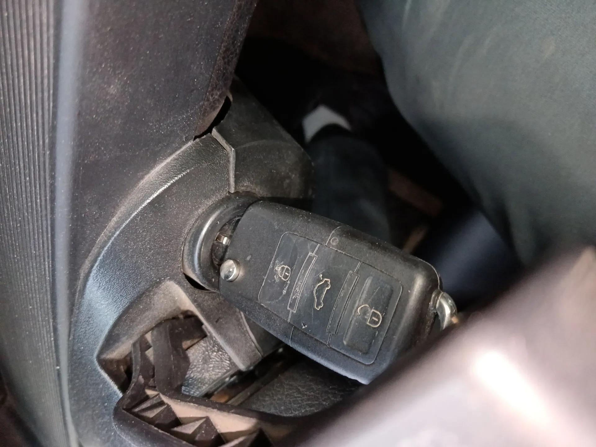 Volkswagen Santana Vista 2008 1.8L Manual Sishang Model — миниатюра 9
