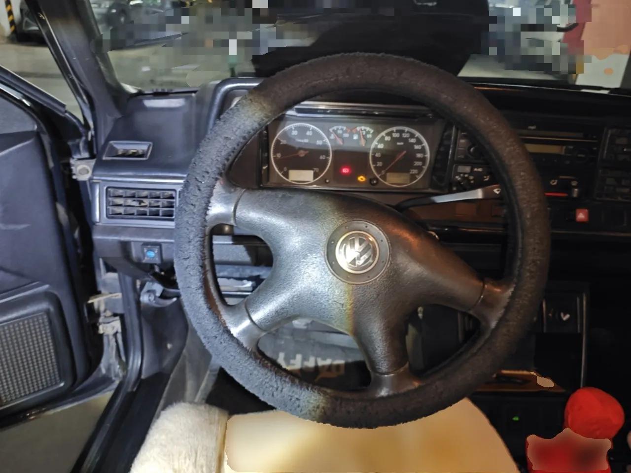 Volkswagen Santana Classic 2004 1.8L Standard Edition — миниатюра 11