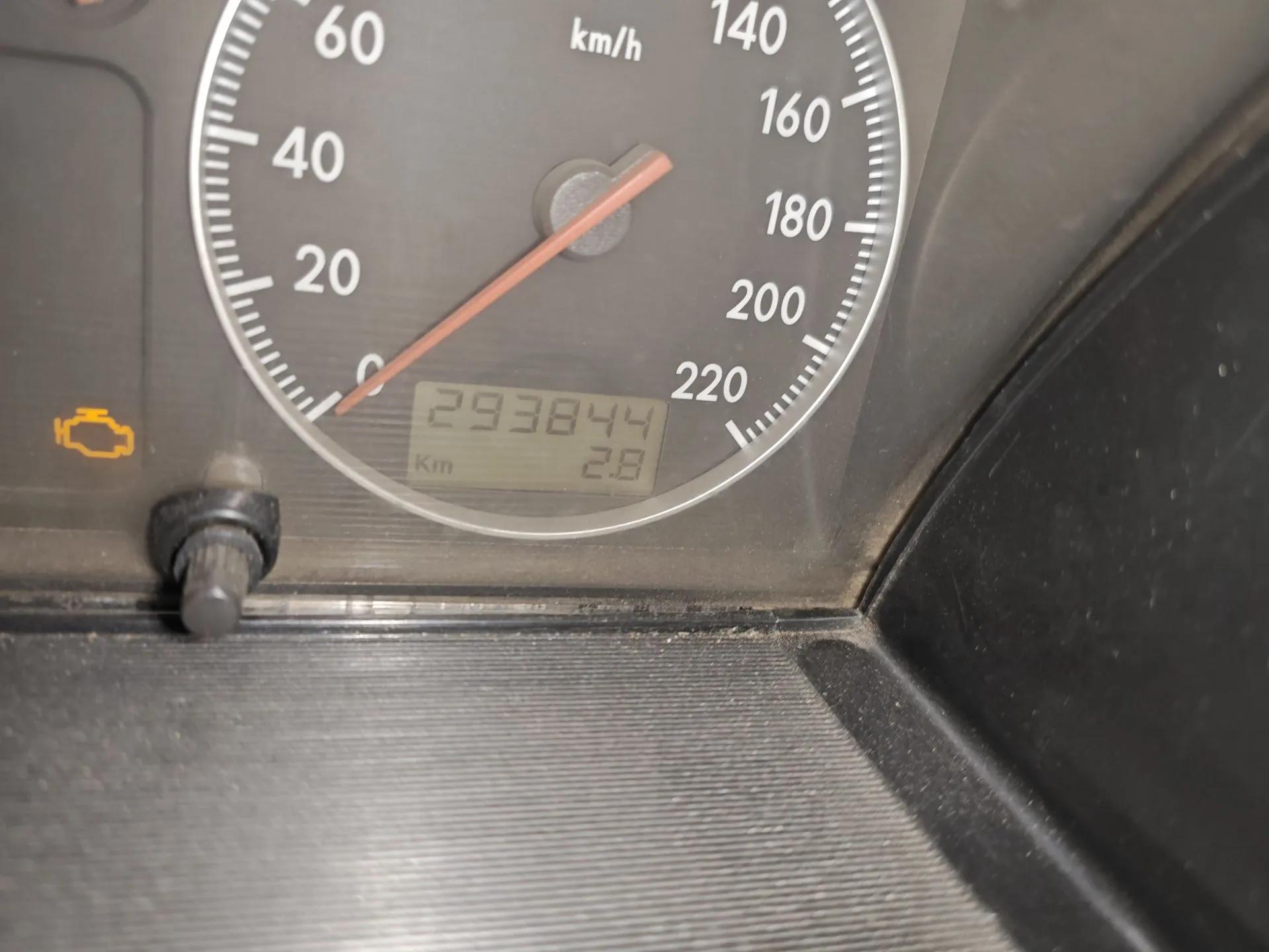 Volkswagen Santana Classic 2004 1.8L Standard Edition — миниатюра 13