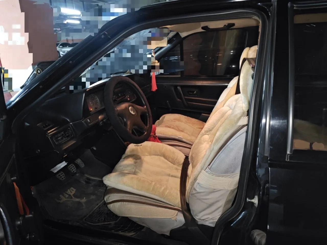 Volkswagen Santana Classic 2004 1.8L Standard Edition — миниатюра 16
