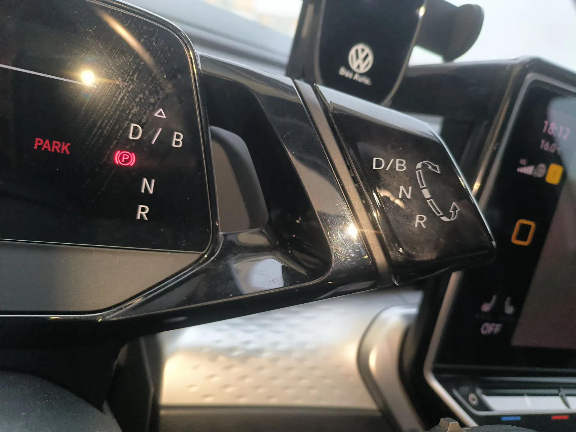Volkswagen ID.6 X 2021 Pure Edition — миниатюра 15