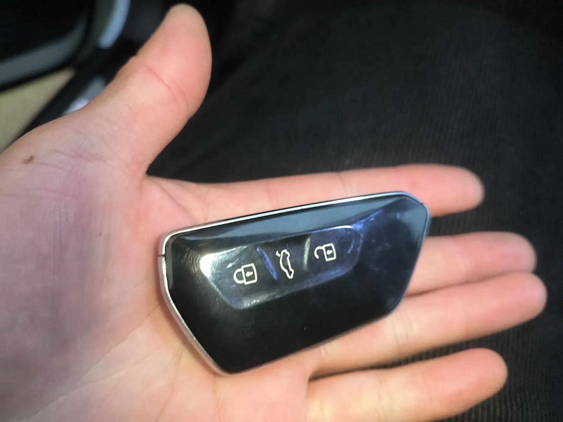Volkswagen ID.6 X 2021 Pure Edition — миниатюра 9