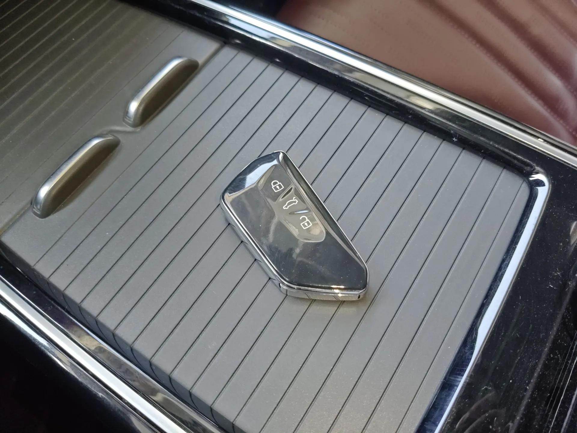 Volkswagen ID.6 X 2021 1st Edition ID. First Impression Edition — миниатюра 12