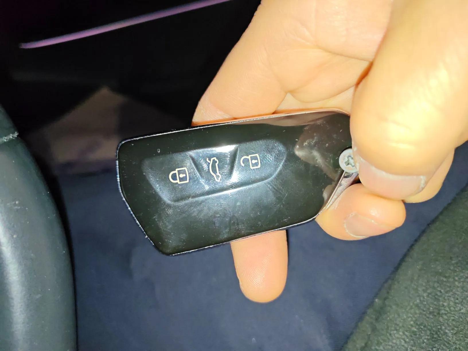 Volkswagen ID.6 X 2021 Pro Smart Long-Range Edition — миниатюра 12