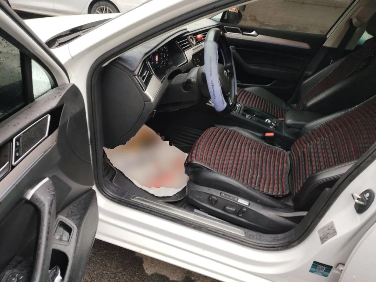 Volkswagen Variant New Energy 2019 GTE model — миниатюра 17