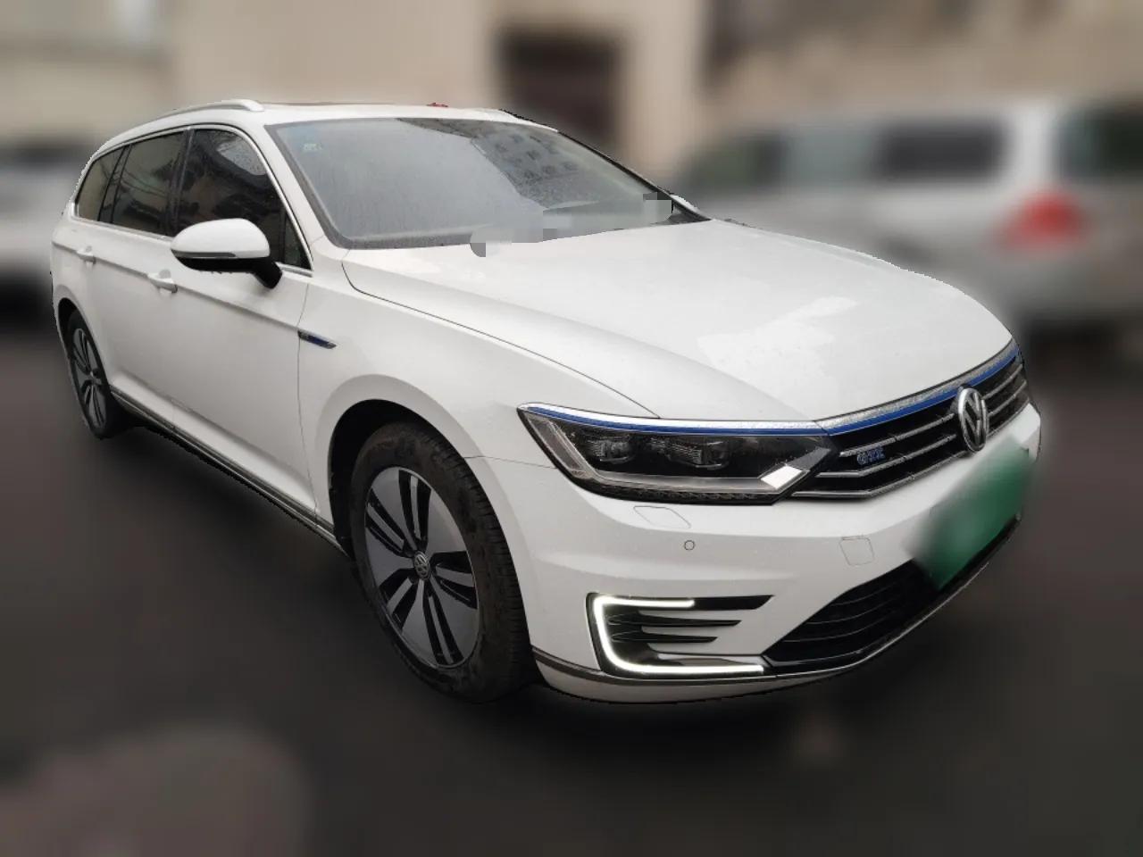 Volkswagen Variant New Energy 2019 GTE model — миниатюра 3