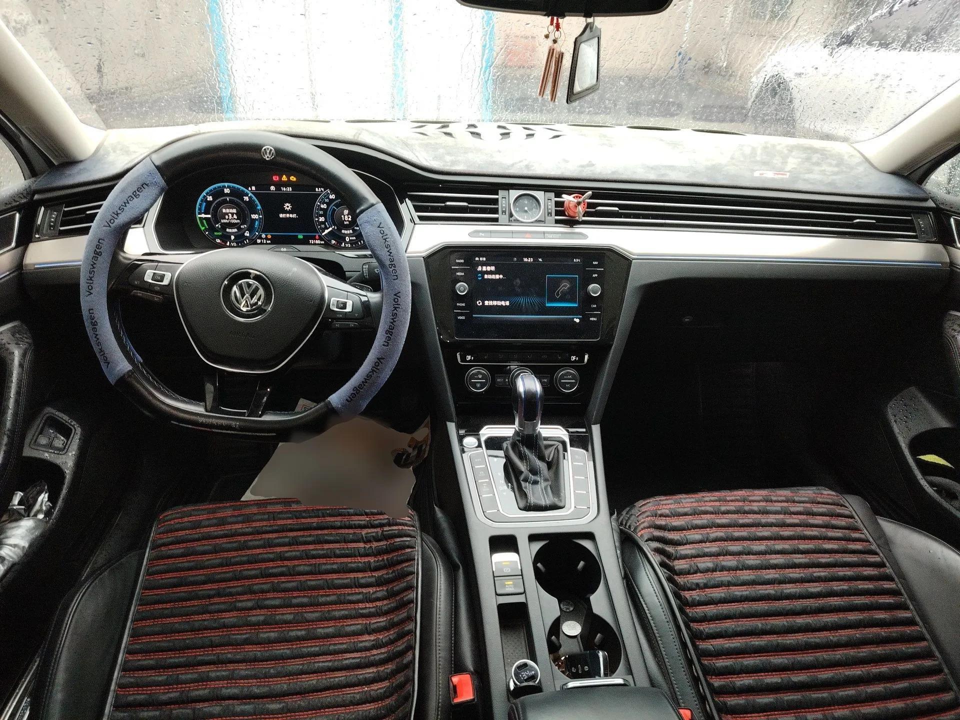Volkswagen Variant New Energy 2019 GTE model — миниатюра 10