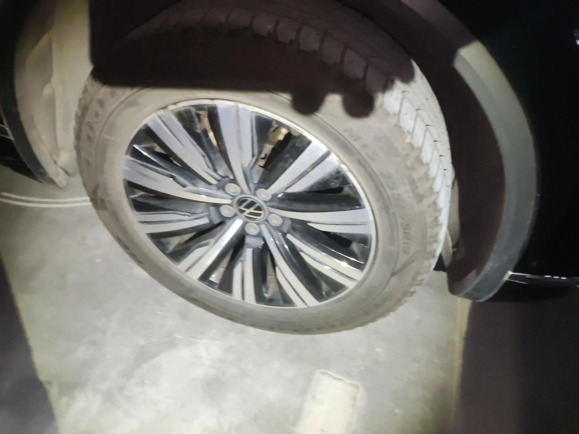 Volkswagen Touareg New Energy 2021 eHybrid — миниатюра 8