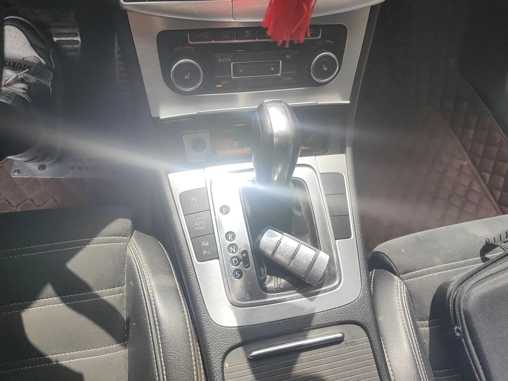 Volkswagen CC 2011 2.0 TSI Ultimate Edition — миниатюра 15