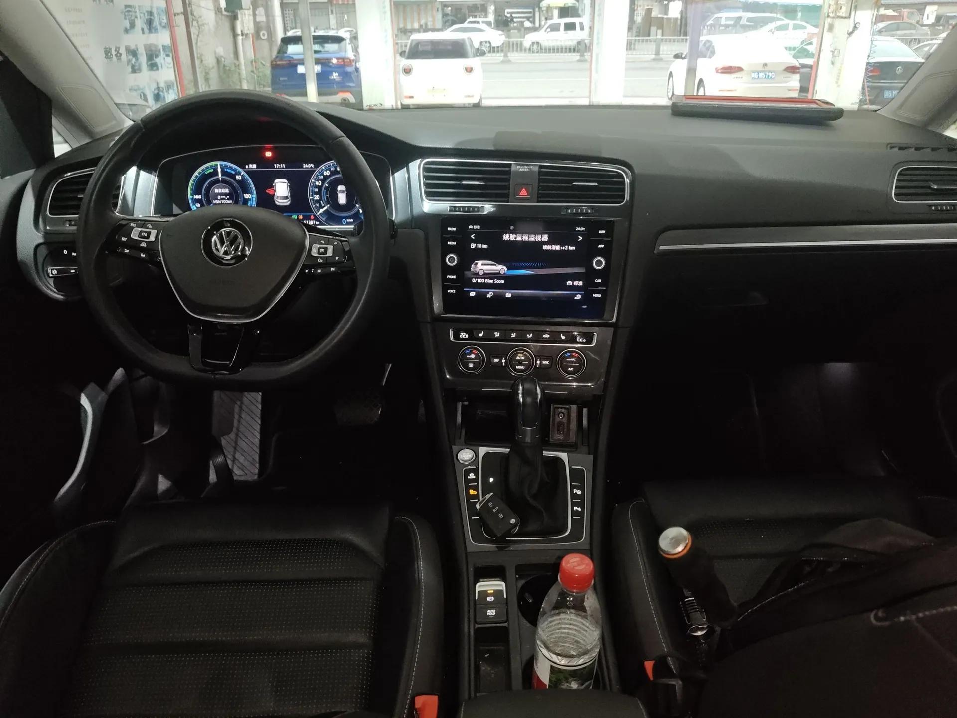 Volkswagen Golf New Energy 2018 e-Golf — миниатюра 13