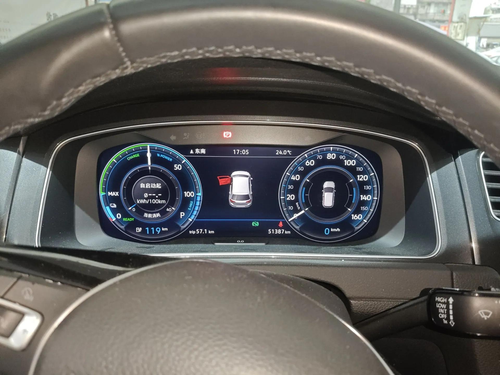 Volkswagen Golf New Energy 2018 e-Golf — миниатюра 15