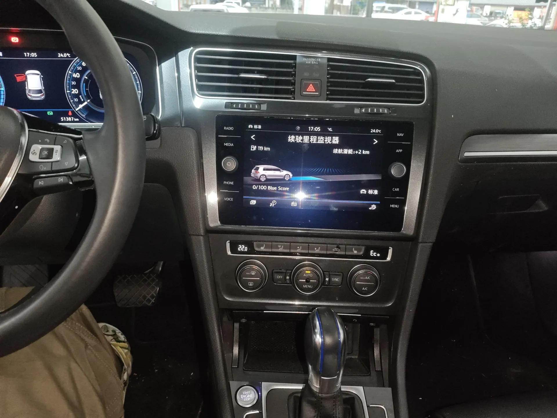 Volkswagen Golf New Energy 2018 e-Golf — миниатюра 16