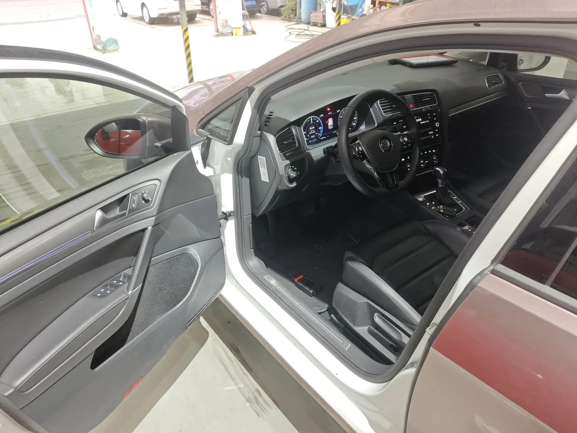 Volkswagen Golf New Energy 2018 e-Golf — миниатюра 19