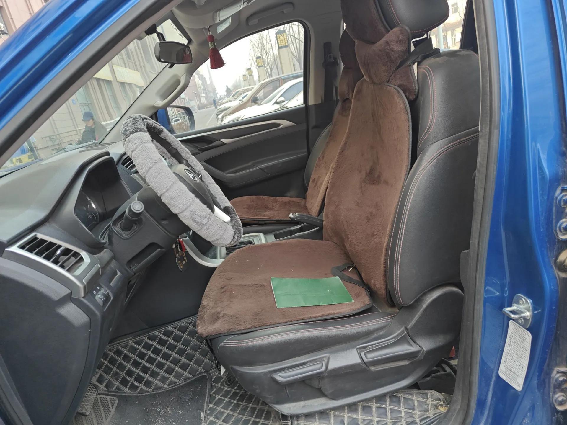 SAIC MAXUS T60 2017 2.0T Gasoline Automatic 4x4 High-Ride Elite Standard Cabin — миниатюра 16
