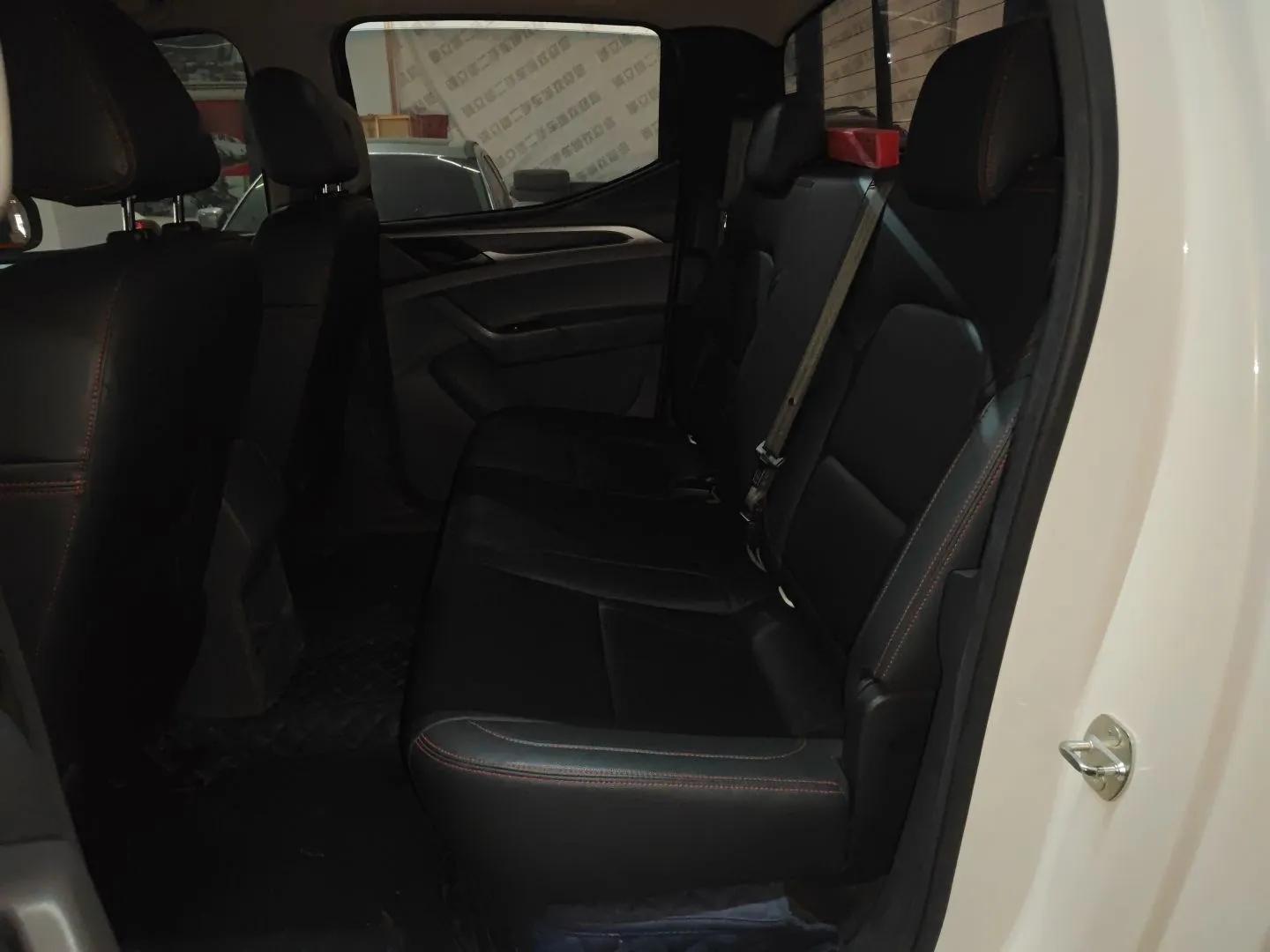 SAIC MAXUS T60 2017 2.8T Diesel Automatic 4x4 High-Ride Comfort Edition Standard Cabin China V Emission Standard — миниатюра 19
