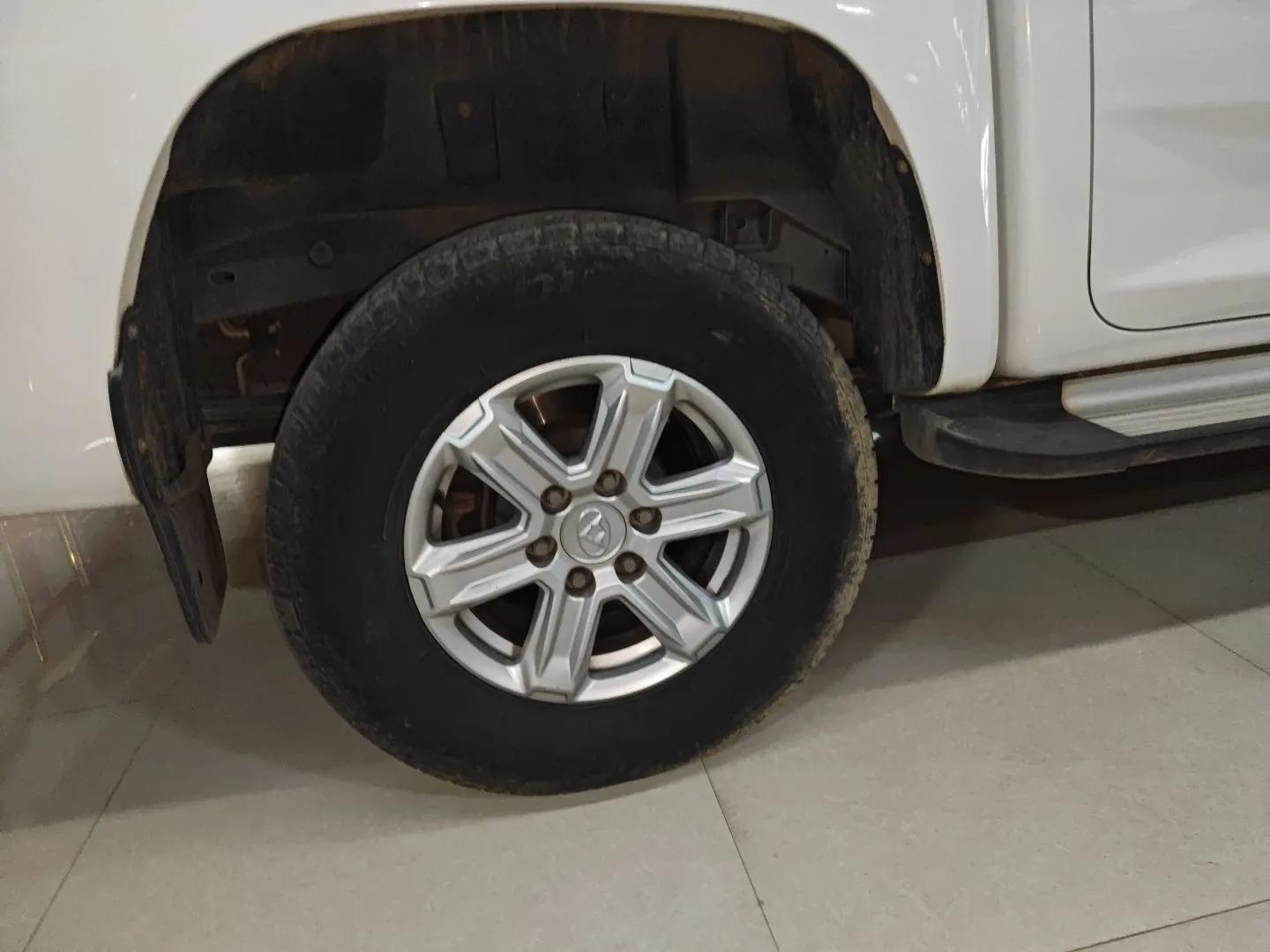 SAIC MAXUS T60 2017 2.8T Diesel Automatic 4x4 High-Ride Comfort Edition Standard Cabin China V Emission Standard — миниатюра 10