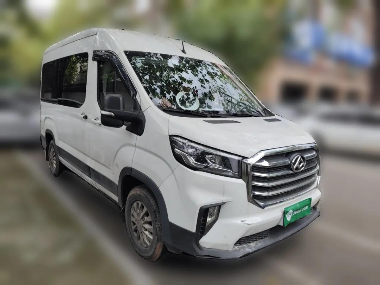 SAIC MAXUS Xintu V90 2021 2.0T Manual Zhiyun King Rear-Drive Single-Tire Long Wheelbase High-Roof 7-Seater — миниатюра 3