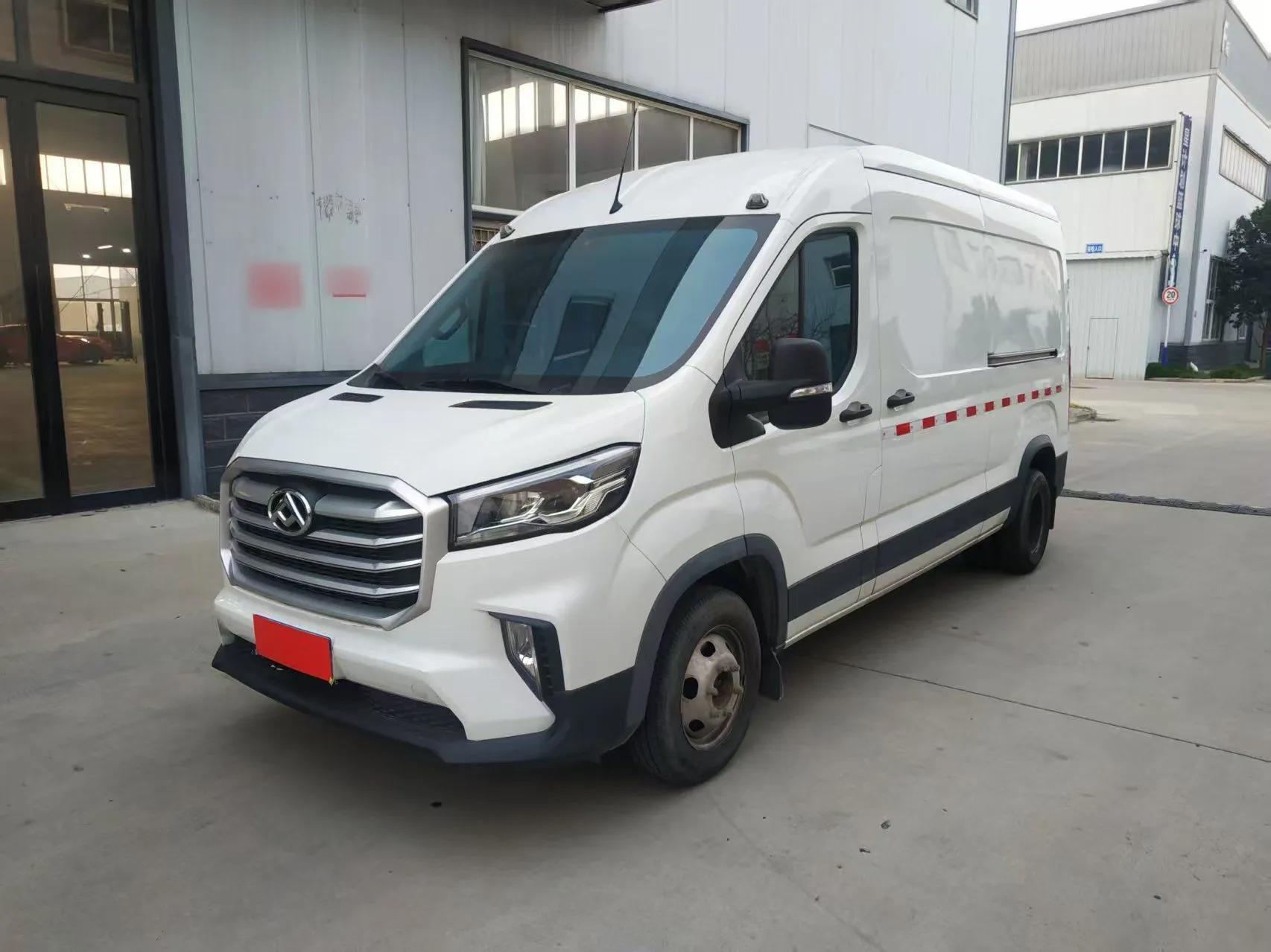 SAIC MAXUS Xintu V90 2022 2.0T Manual VAN Rear-Drive Extended Wheelbase High Roof with Dual Rear Tires 3-Seater — миниатюра 1