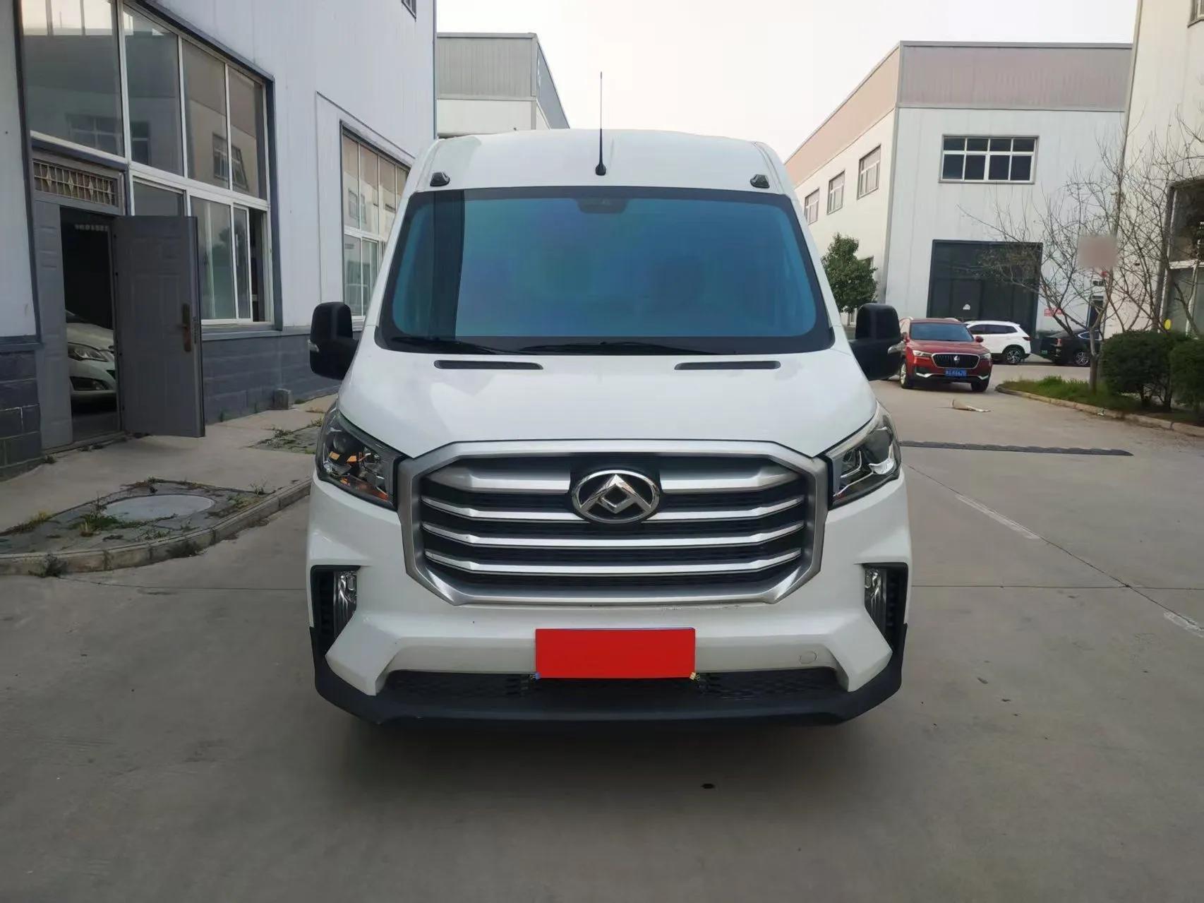 SAIC MAXUS Xintu V90 2022 2.0T Manual VAN Rear-Drive Extended Wheelbase High Roof with Dual Rear Tires 3-Seater — миниатюра 3
