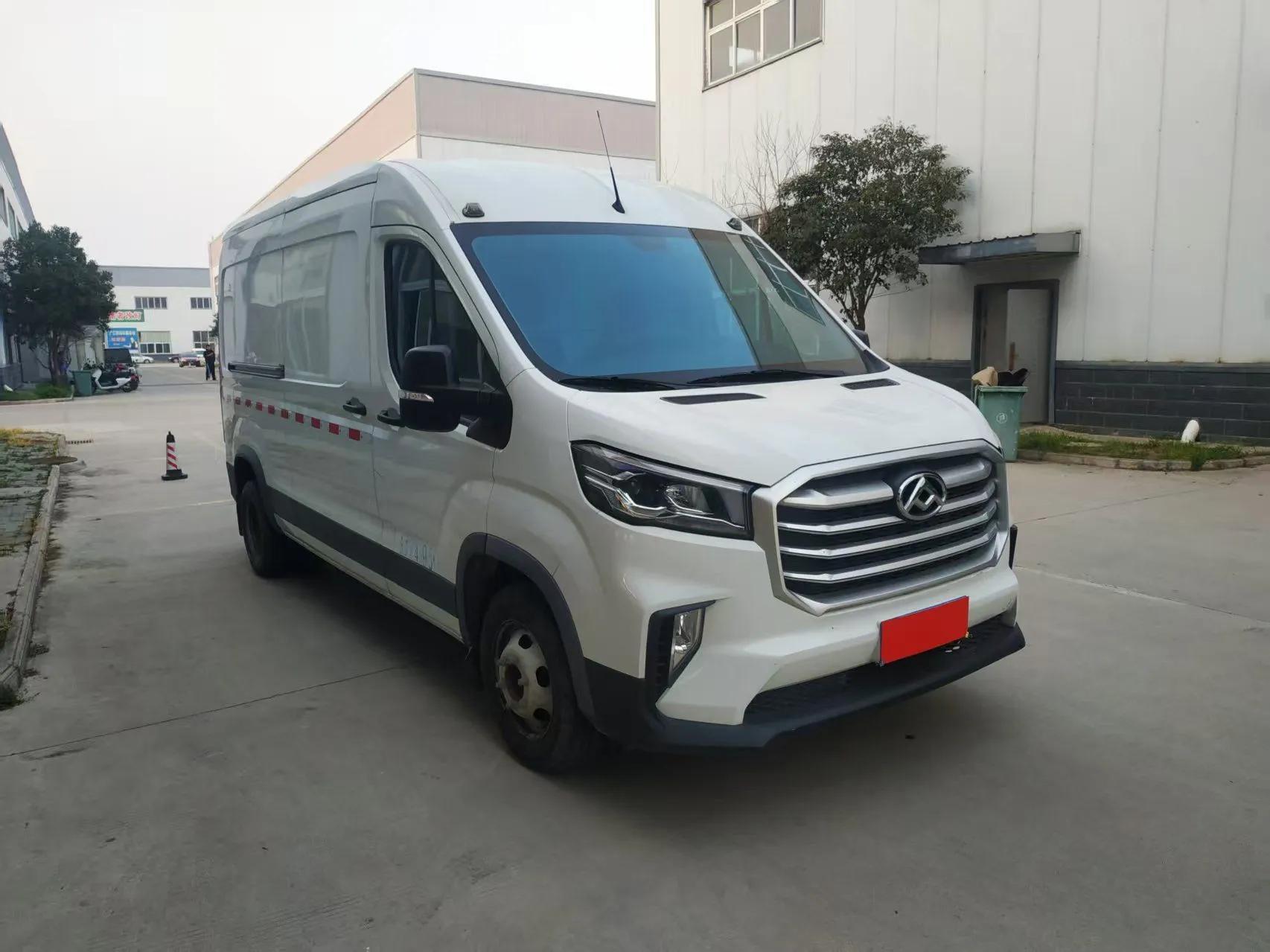 SAIC MAXUS Xintu V90 2022 2.0T Manual VAN Rear-Drive Extended Wheelbase High Roof with Dual Rear Tires 3-Seater — миниатюра 4