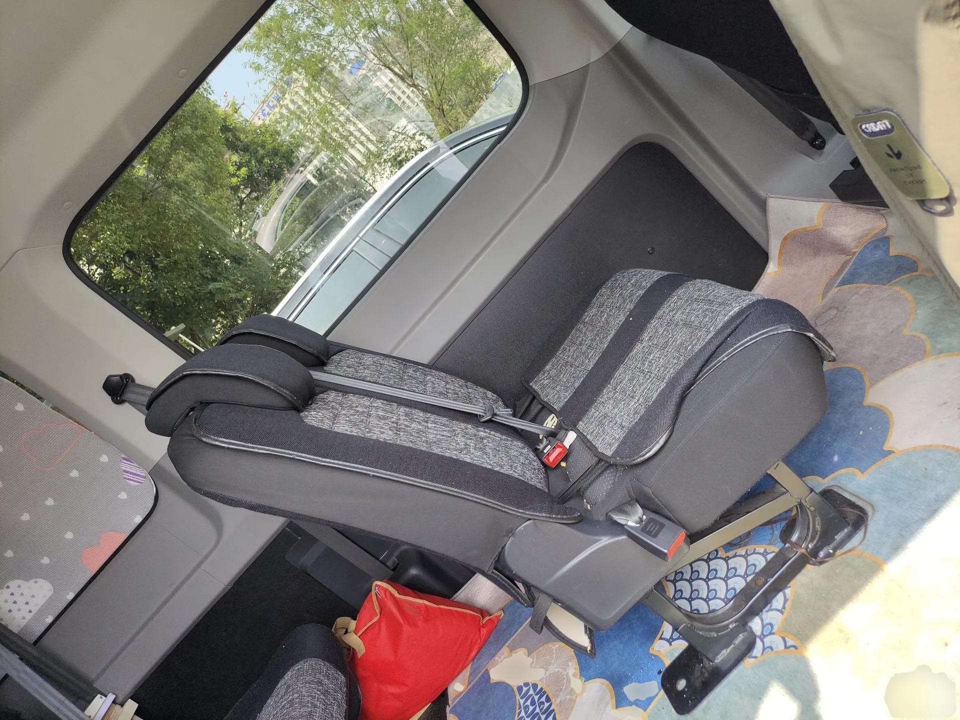 SAIC MAXUS Xintu V90 2022 2.0T Manual Zhiyun King Rear-Drive Long Wheelbase High-Roof with Single Rear Tire—6/7 Seats — миниатюра 18
