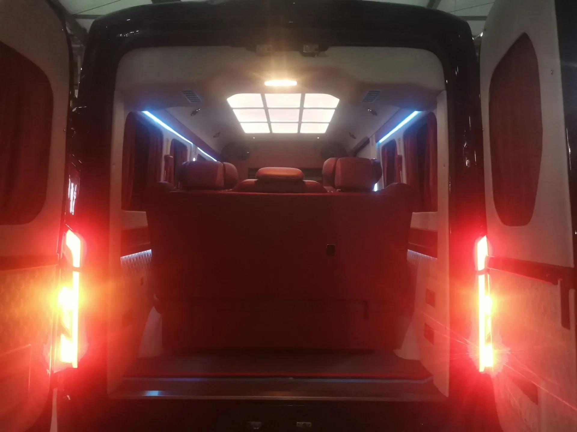 SAIC MAXUS Xintu V90 2022 2.0T Automatic Zhiyun King Rear-Drive Extended Wheelbase High-Roof Design with Single Rear Tire—6/7 Seater — миниатюра 22
