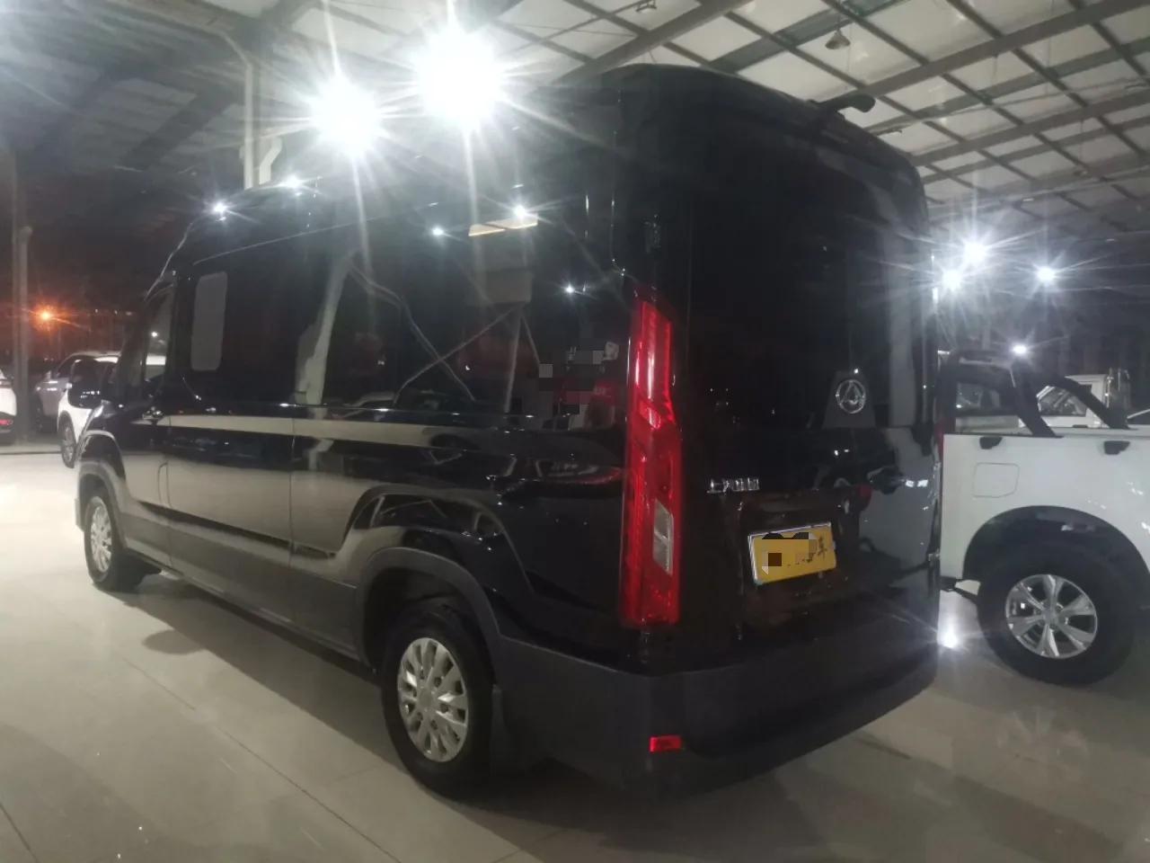 SAIC MAXUS Xintu V90 2022 2.0T Automatic Zhiyun King Rear-Drive Extended Wheelbase High-Roof Design with Single Rear Tire—6/7 Seater — миниатюра 4