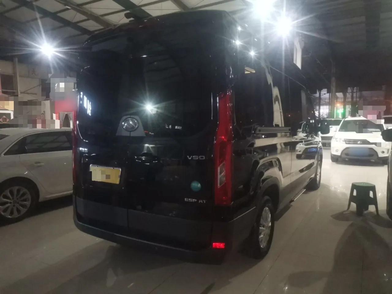SAIC MAXUS Xintu V90 2022 2.0T Automatic Zhiyun King Rear-Drive Extended Wheelbase High-Roof Design with Single Rear Tire—6/7 Seater — миниатюра 6