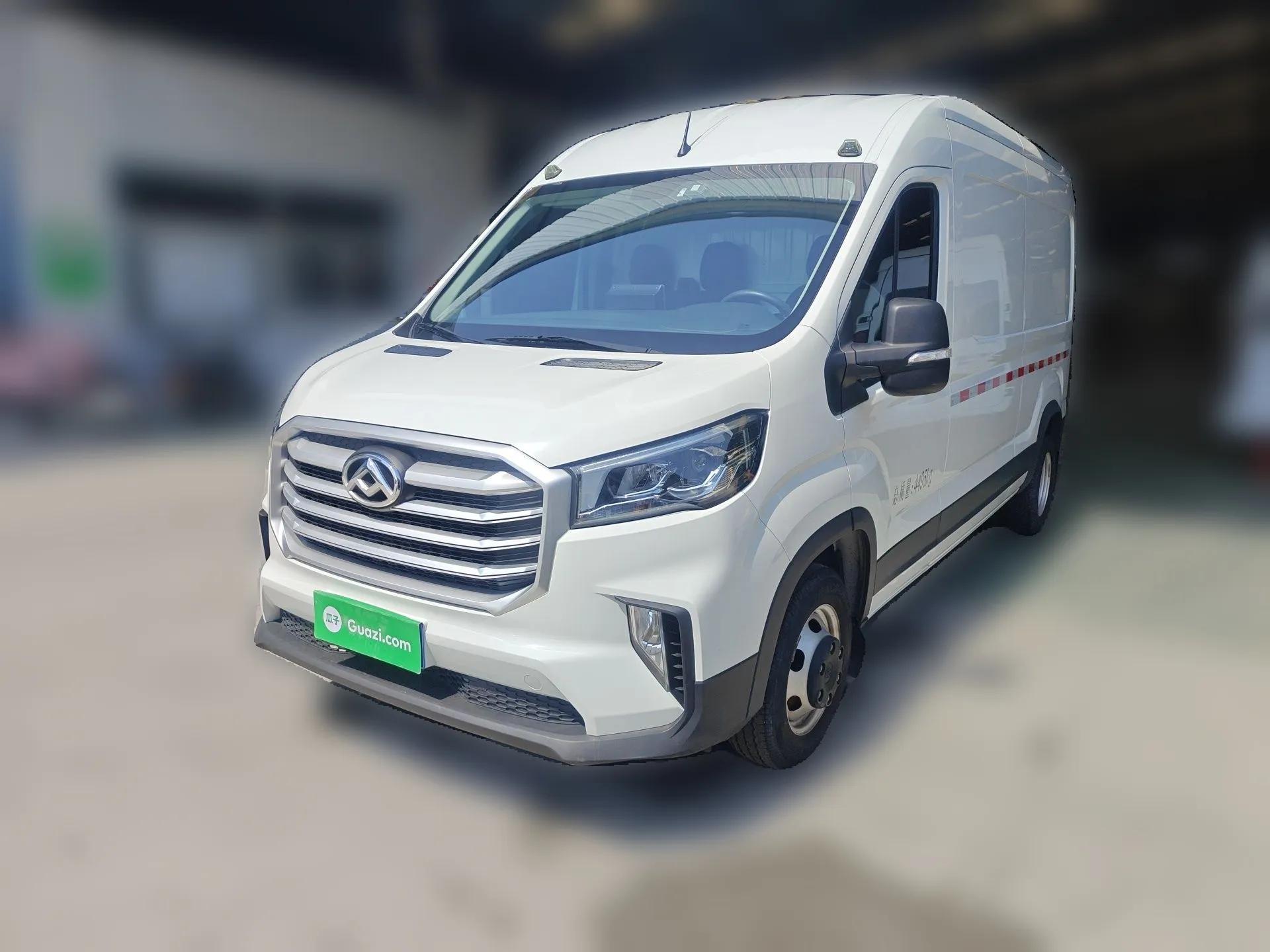 SAIC MAXUS Xintu V90 2024 Zhiyun 2.0T Manual Rear-Drive Extended-Wheelbase High-Roof Model with Dual Rear Tires and 3 Seats — миниатюра 1