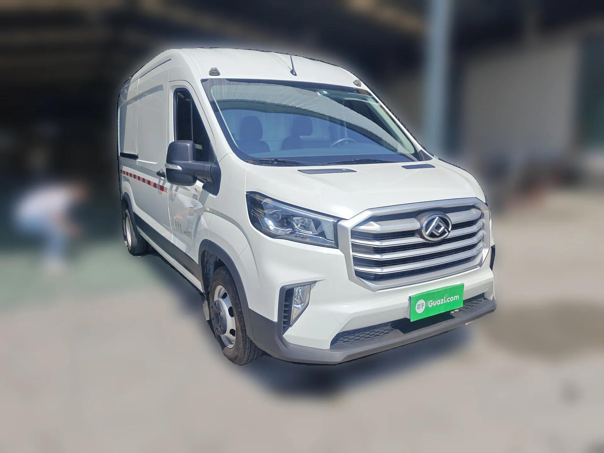 SAIC MAXUS Xintu V90 2024 Zhiyun 2.0T Manual Rear-Drive Extended-Wheelbase High-Roof Model with Dual Rear Tires and 3 Seats — миниатюра 3